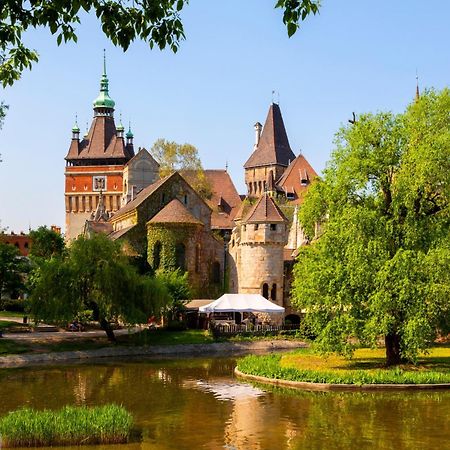 Budapestayz - Bacso Apartments Luaran gambar